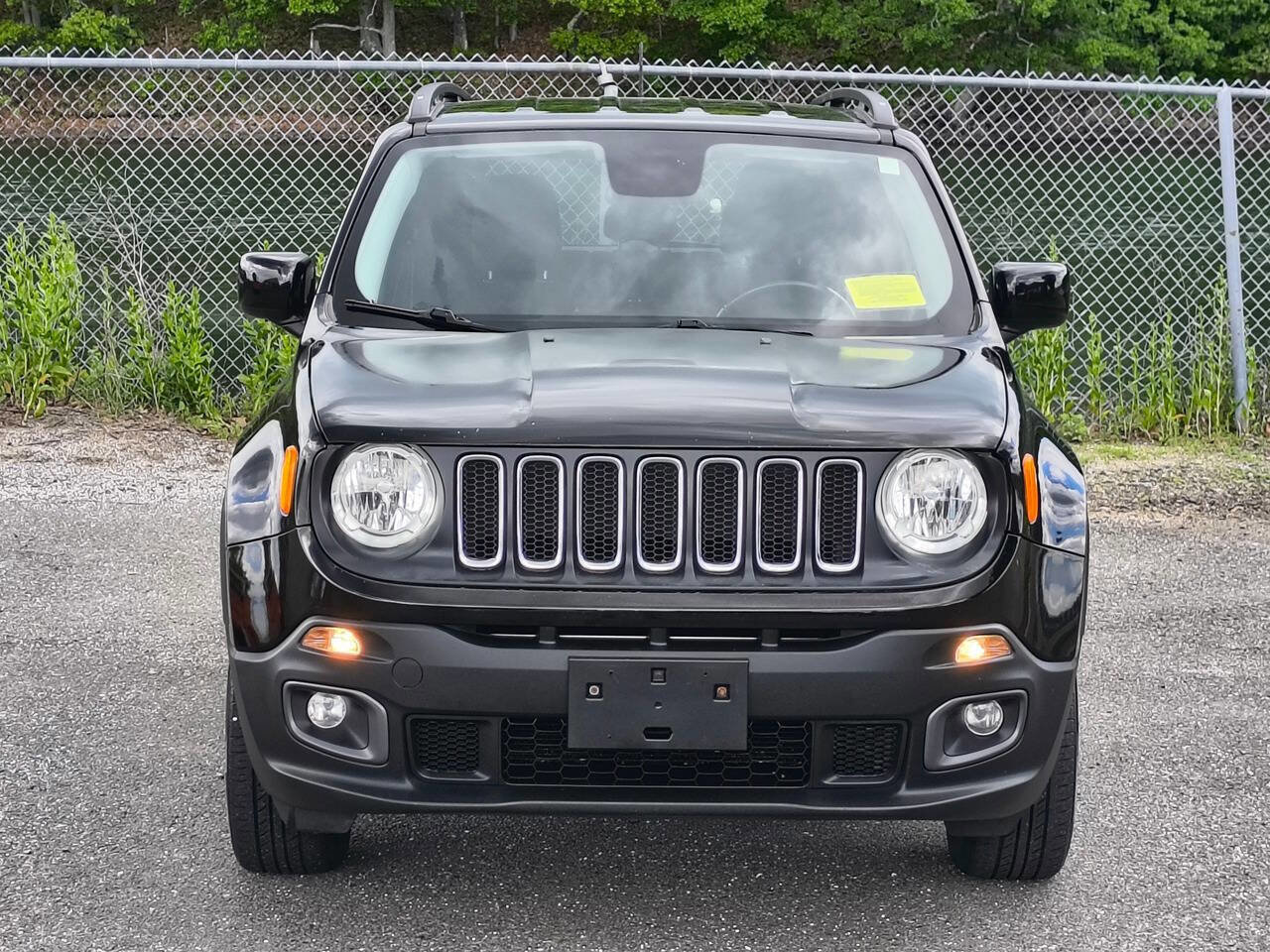 Used 2017 Jeep Renegade Latitude AWD/4WD image 2