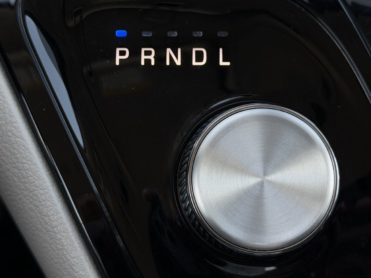Used 2023 Chrysler Voyager LX FWD image 18