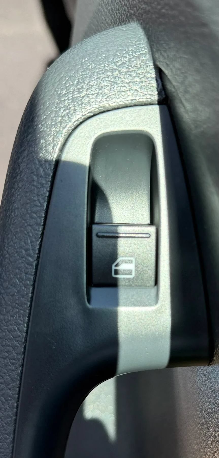Used 2017 Volkswagen Jetta SE FWD image 34