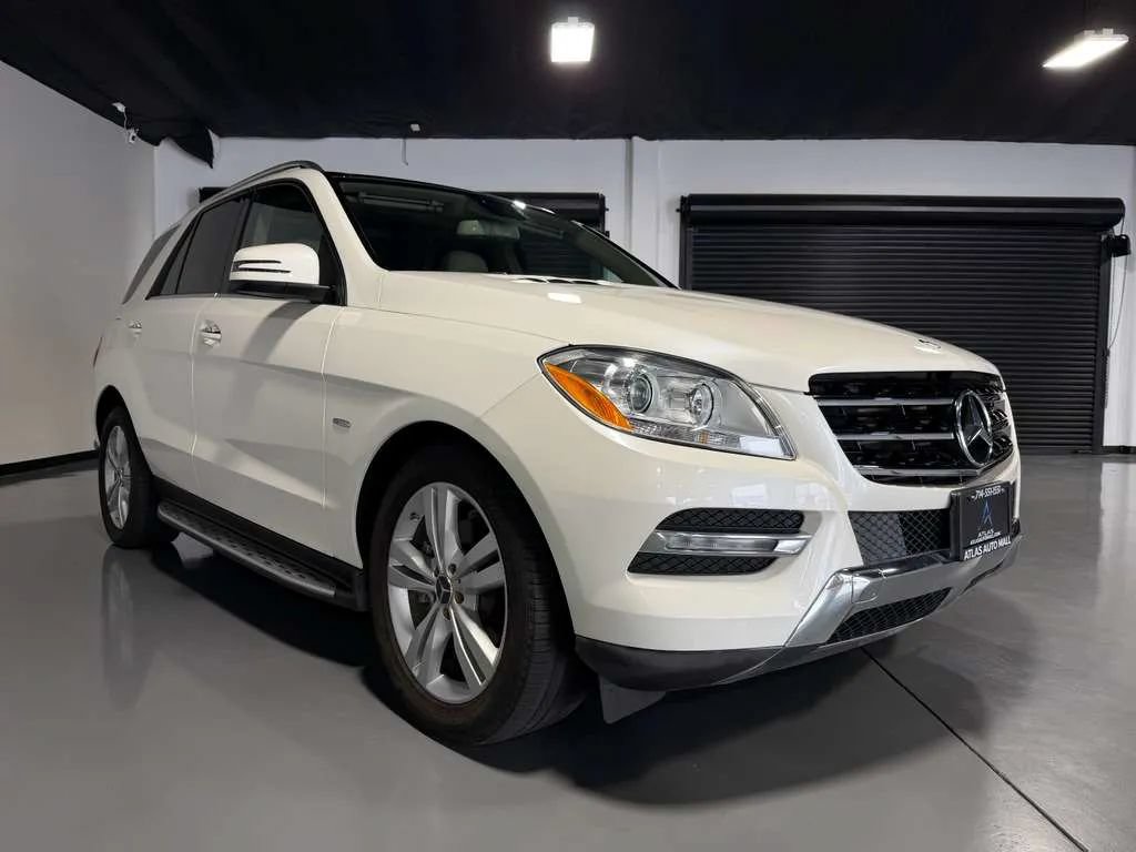 Used 2012 Mercedes-Benz ML 350 BlueTEC 4MATIC image 3