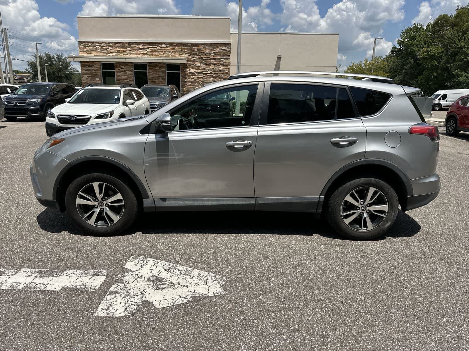 Used 2018 Toyota RAV4 XLE w/ Plus Extra Value Package FWD image 3