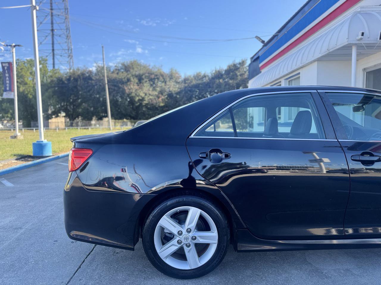 Used 2012 Toyota Camry SE FWD image 27