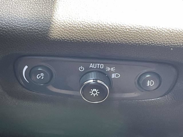 Used 2021 Chevrolet Traverse LT w/ LPO, Floor Liner Package AWD/4WD image 33