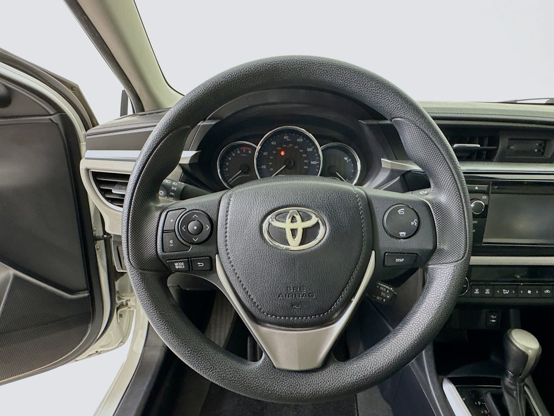 Used 2015 Toyota Corolla LE FWD image 12