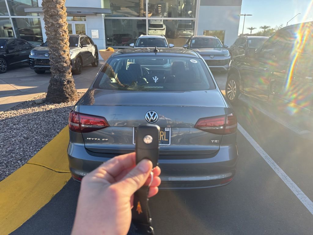 Used 2018 Volkswagen Jetta Wolfsburg Edition image 5