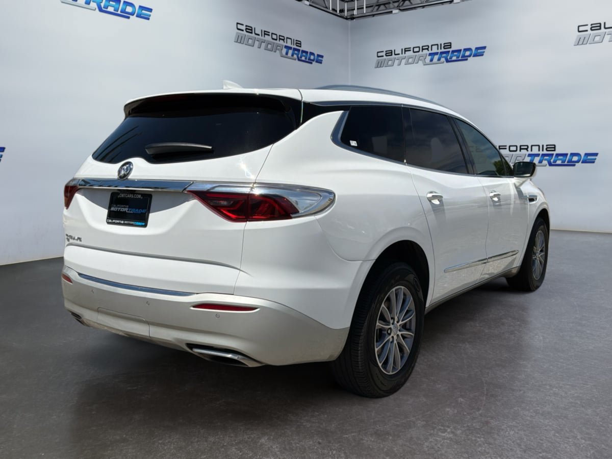 Used 2024 Buick Enclave Premium AWD/4WD image 5