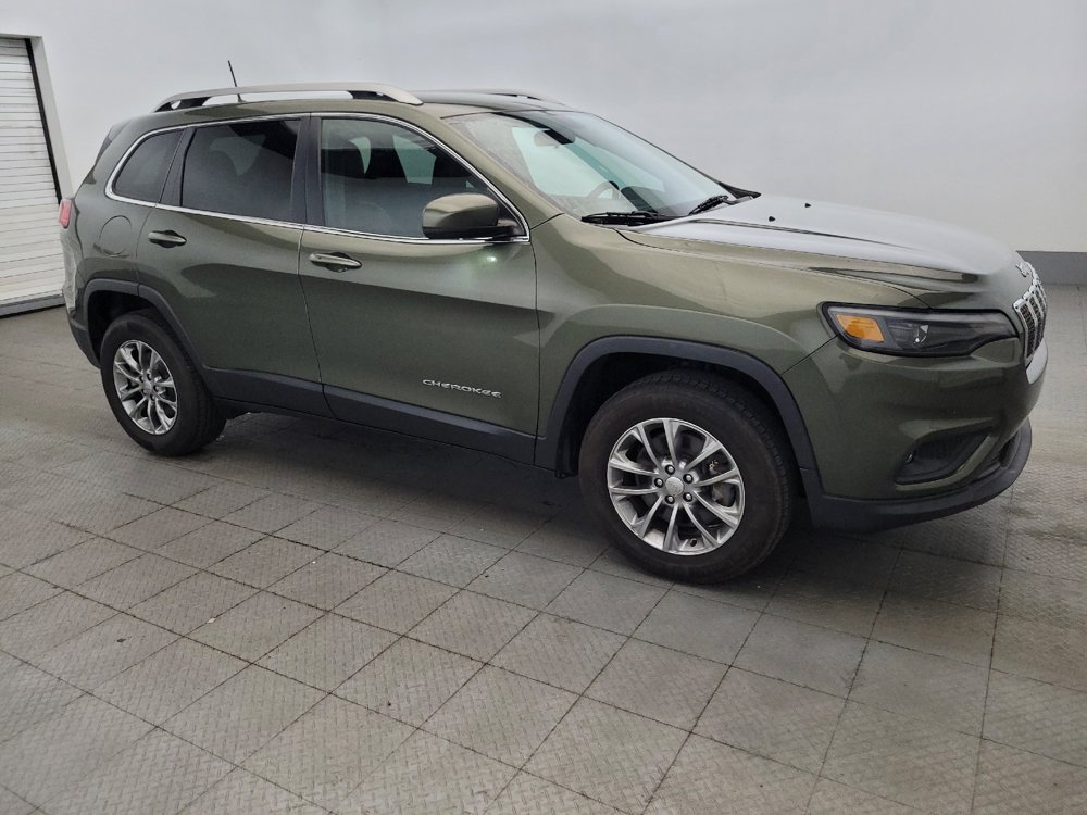 Used 2019 Jeep Cherokee Latitude Plus w/ Cold Weather Group AWD/4WD image 11