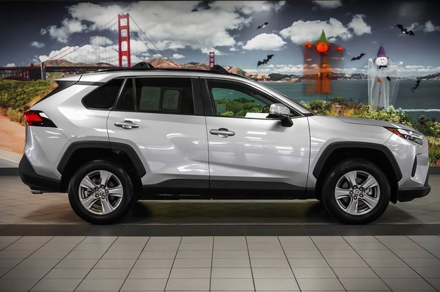 Used 2024 Toyota RAV4 XLE image 5