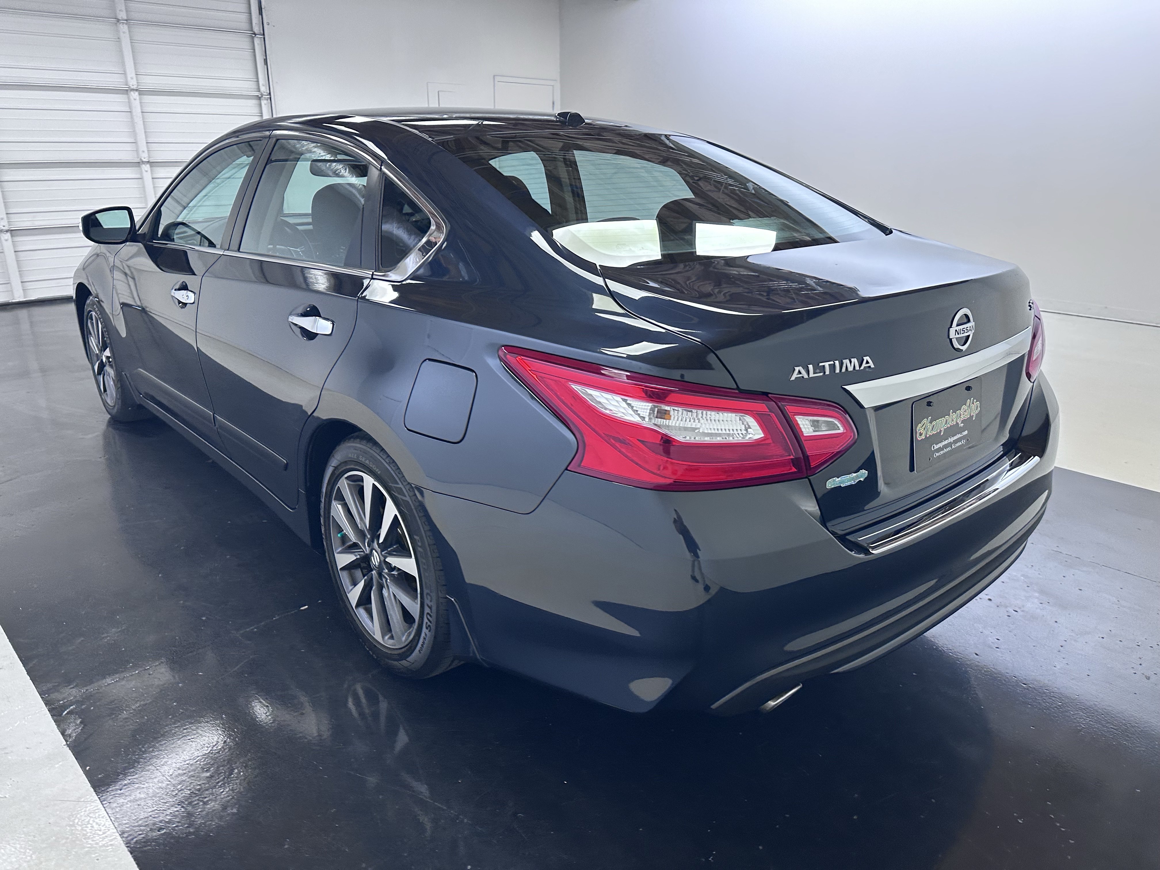 Used 2016 Nissan Altima 2.5 SV w/ Convenience Package FWD image 9