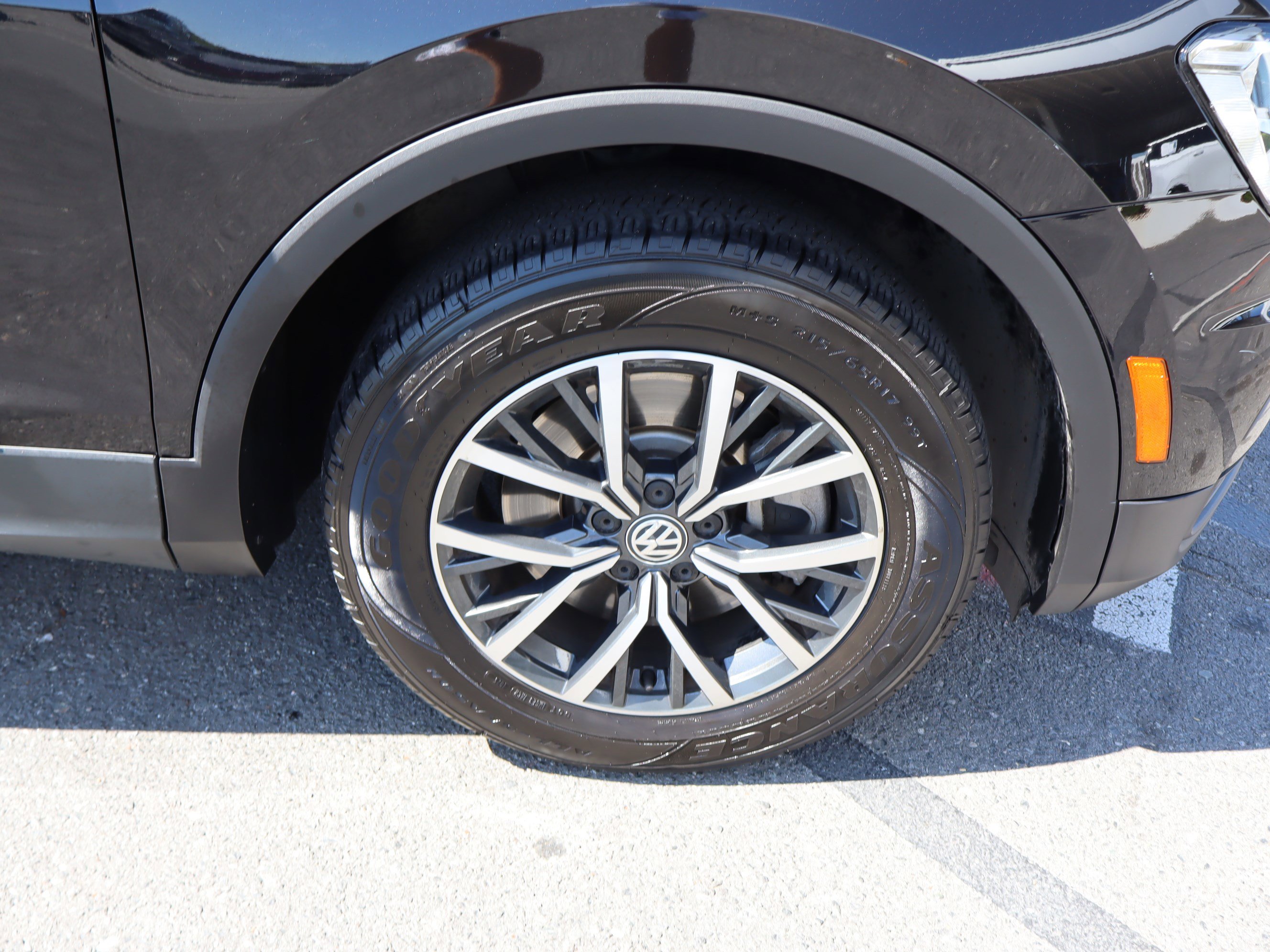Used 2020 Volkswagen Tiguan S AWD/4WD image 37