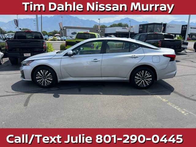 Used 2023 Nissan Altima 2.5 SV w/ SV Premium Package AWD/4WD image 7
