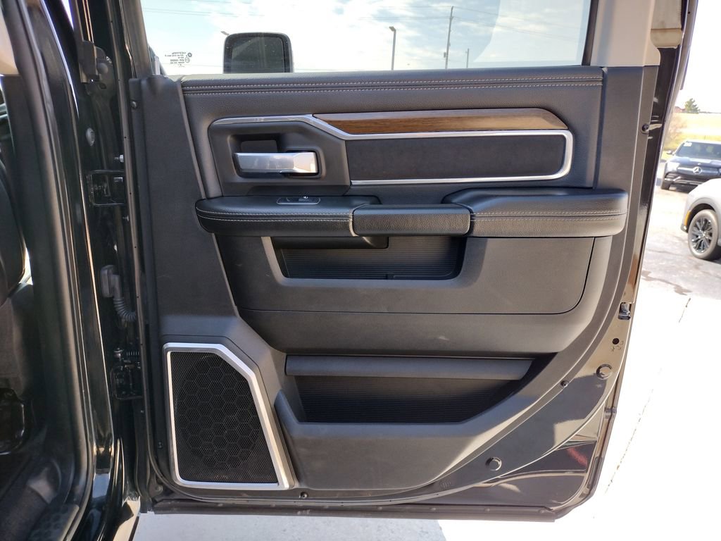 Used 2024 RAM 2500 Laramie AWD/4WD image 30