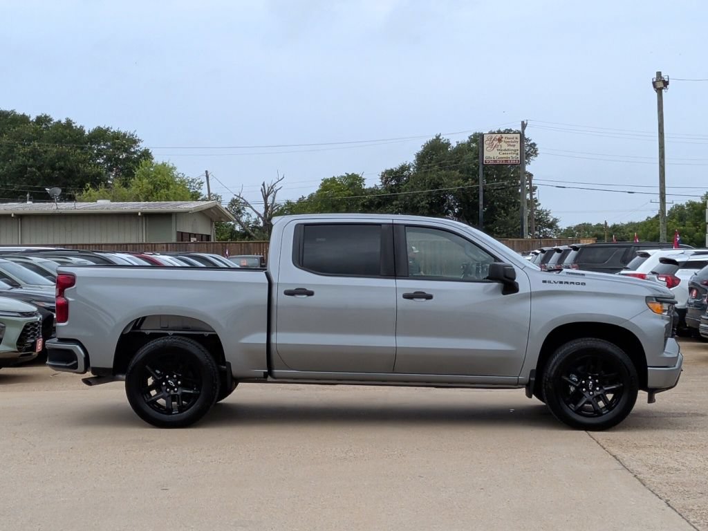 New 2026 Chevrolet Silverado 1500 Custom w/ LPO, Dark Essentials Package RWD image 9