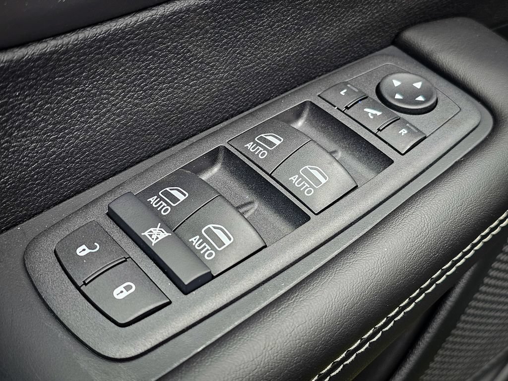 New 2027 Chrysler Pacifica Limited AWD/4WD image 11