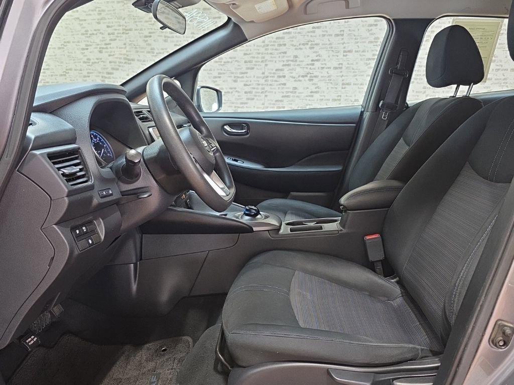 Used 2022 Nissan Leaf S image 21
