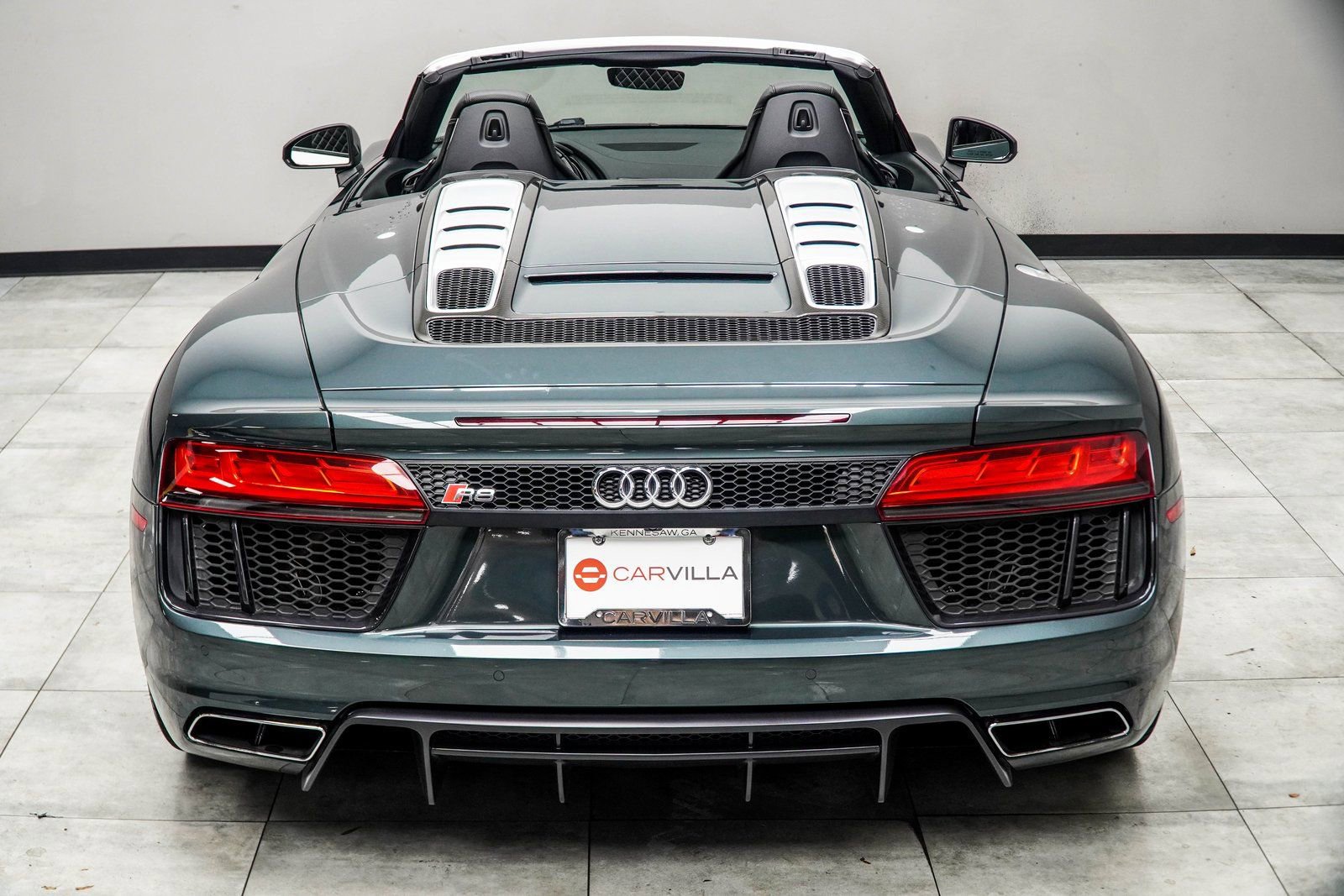 Used 2017 Audi R8 V10 w/ Carbon Exterior Package image 22