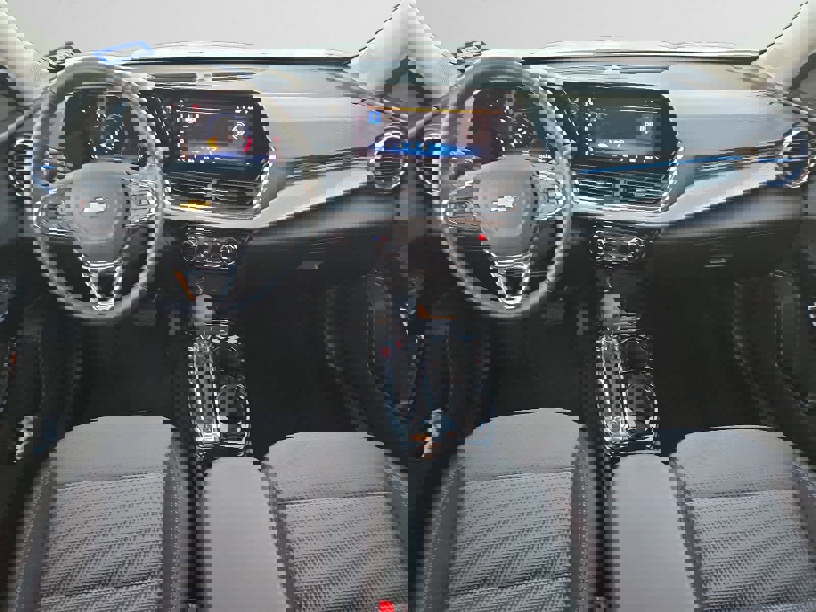 Used 2025 Chevrolet Trax LT w/ LT Convenience Package image 10