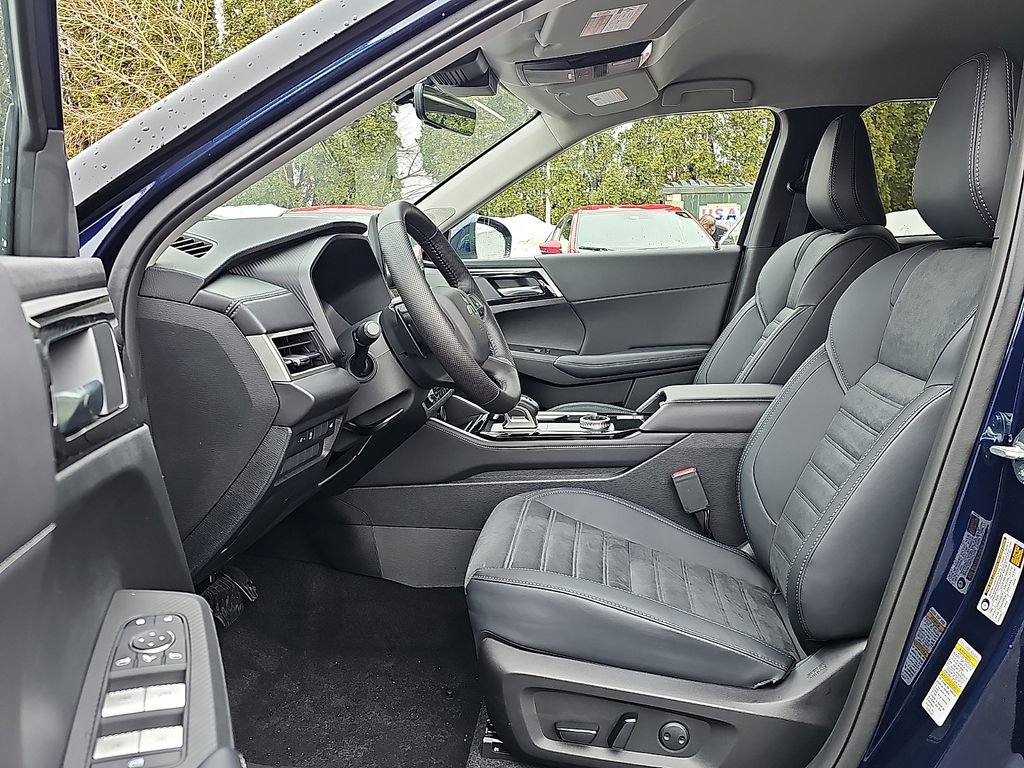 New 2026 Mitsubishi Outlander SE image 10