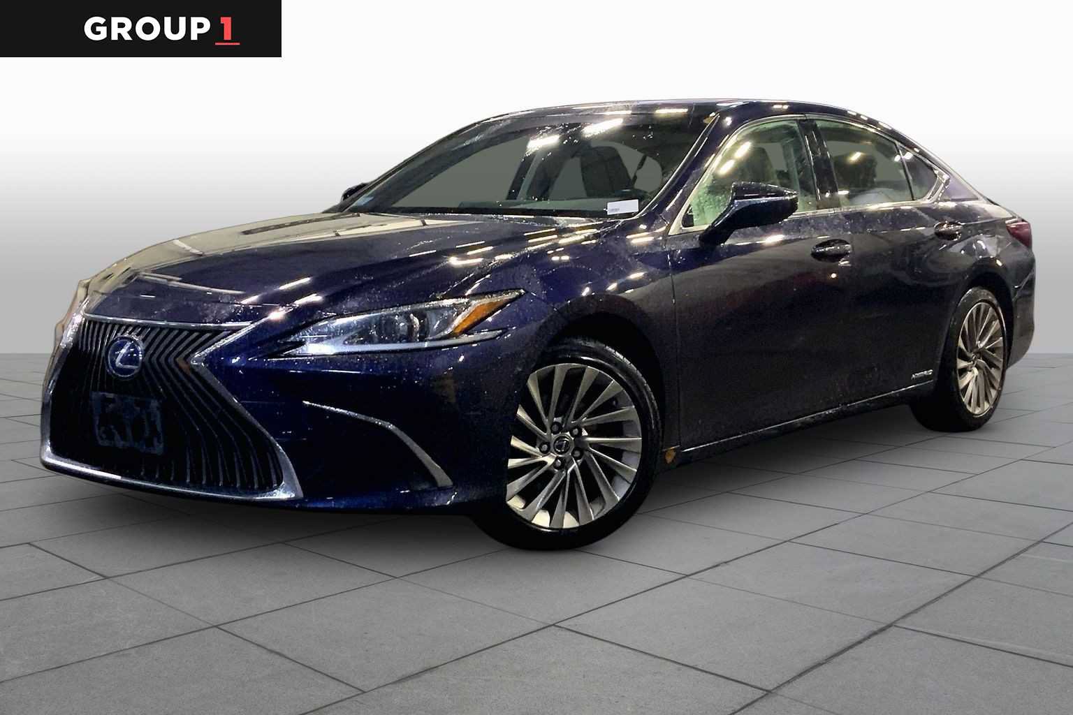 Used 2019 Lexus ES 300h w/ Accessory Package 2