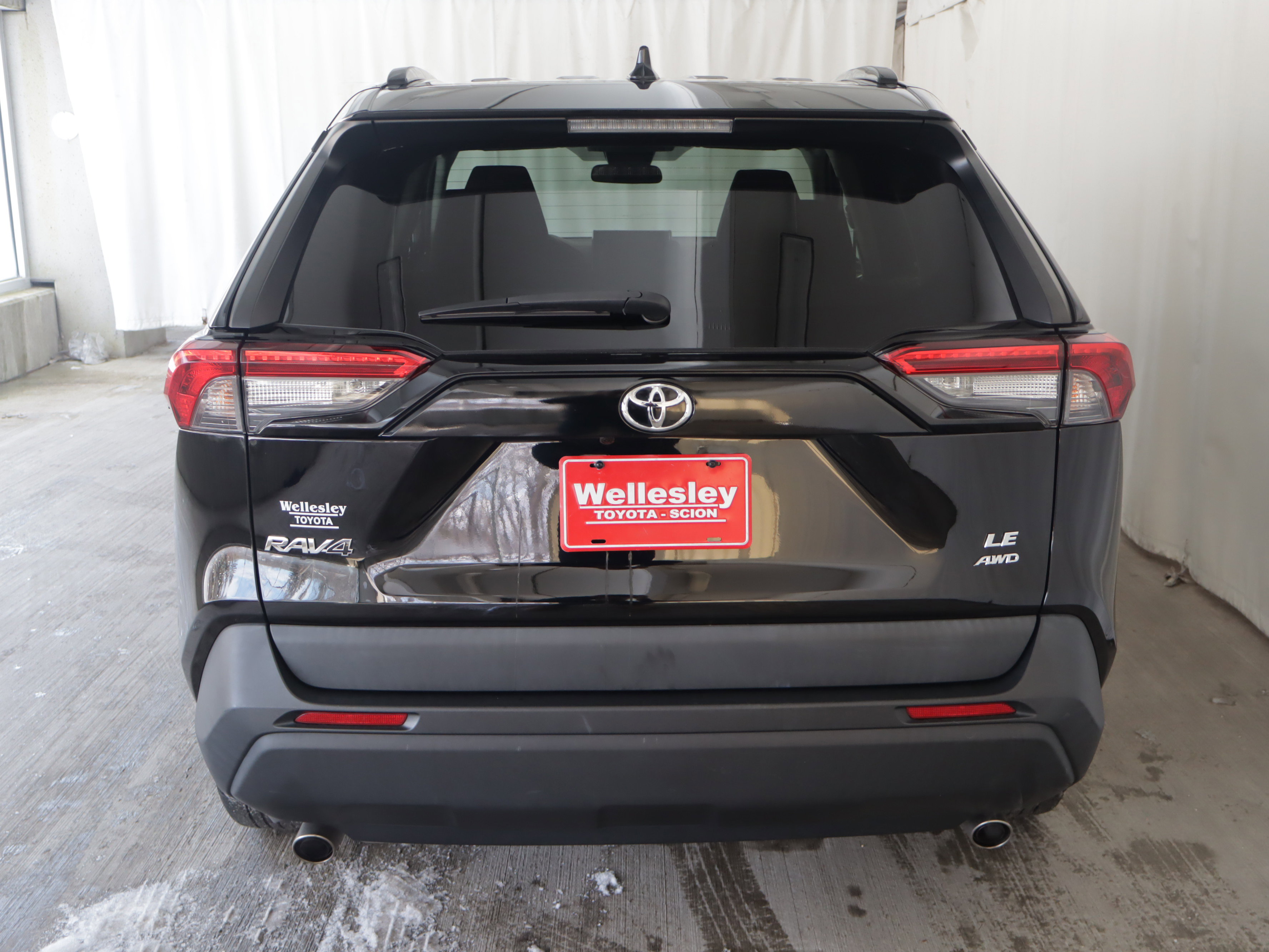 Used 2021 Toyota RAV4 LE image 24