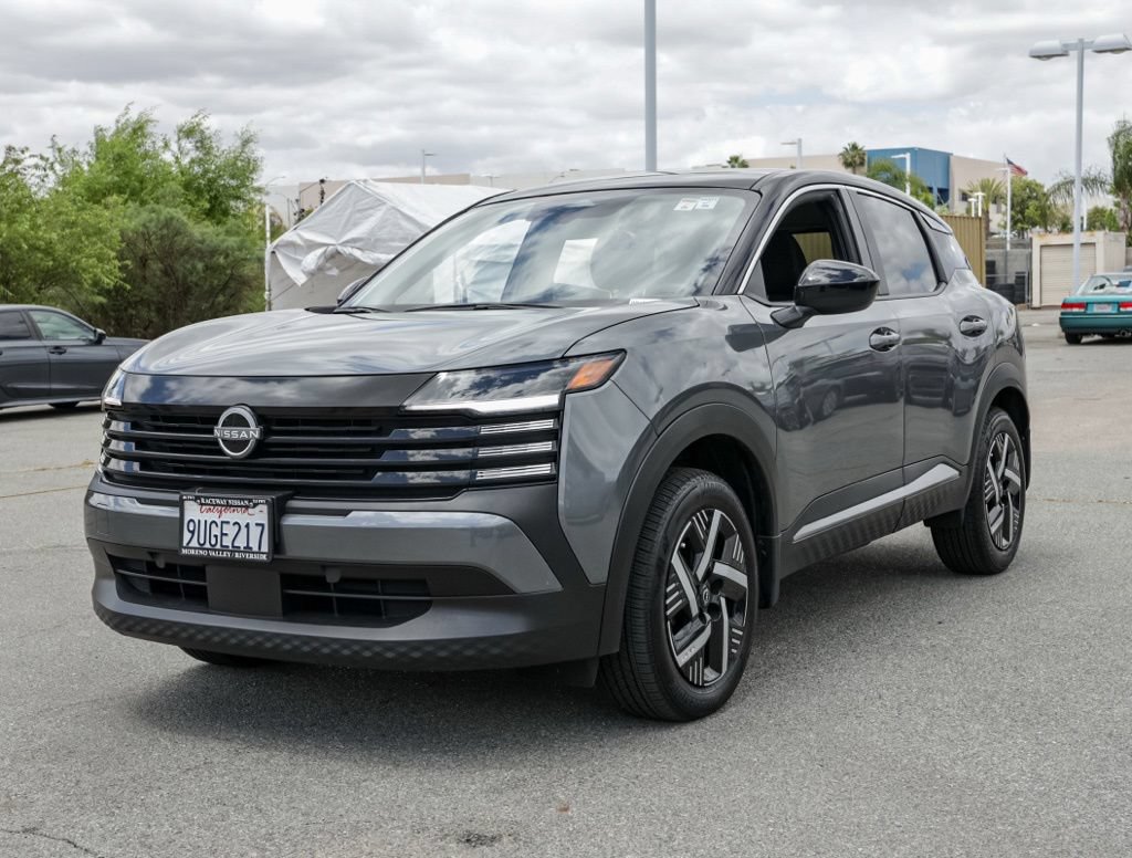 Used 2025 Nissan Kicks SV FWD image 8
