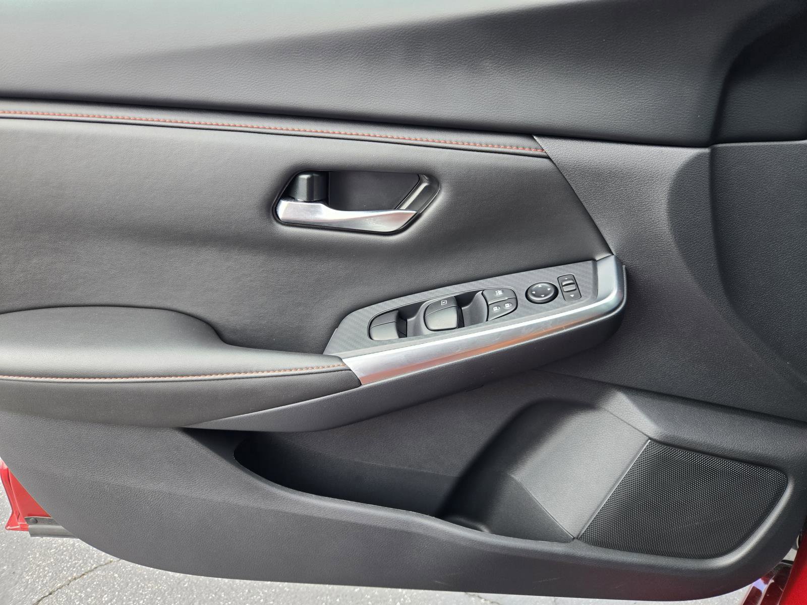 Used 2025 Nissan Sentra SR FWD image 19