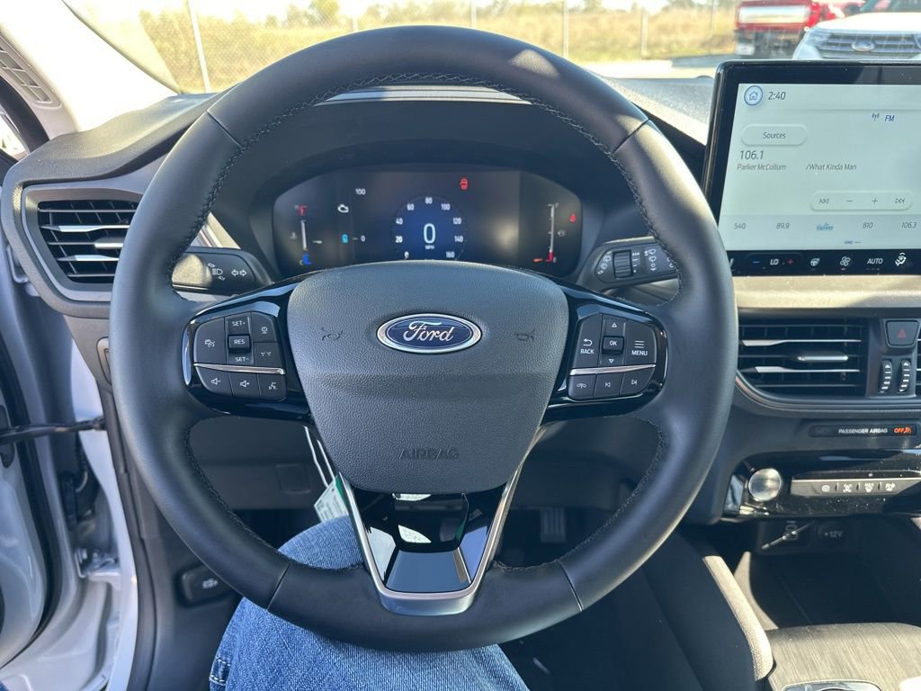 New 2026 Ford Escape SE FWD image 17