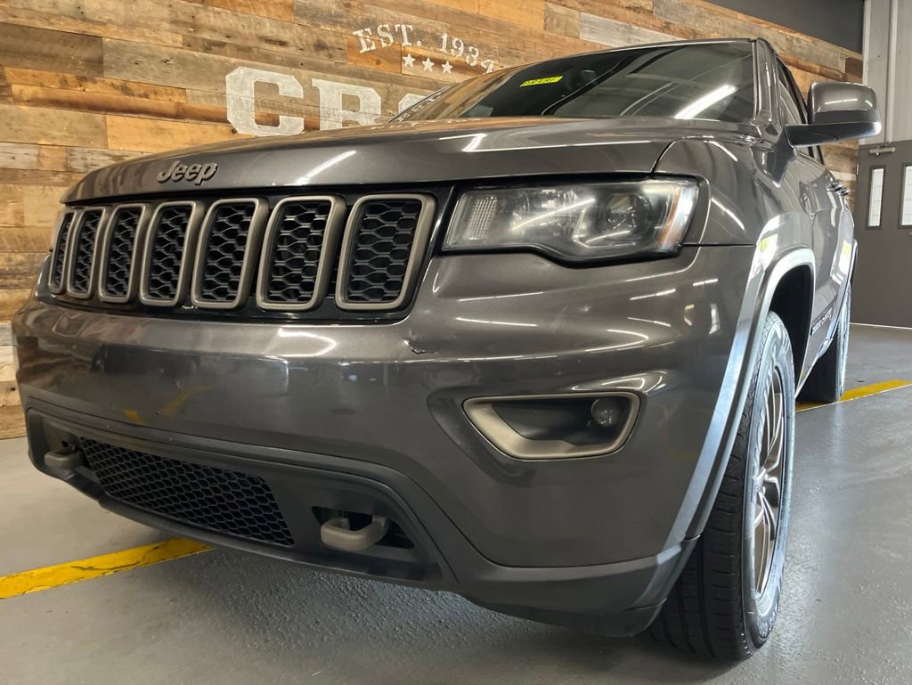 Used 2016 Jeep Grand Cherokee Laredo 75th Anniversary AWD/4WD image 9