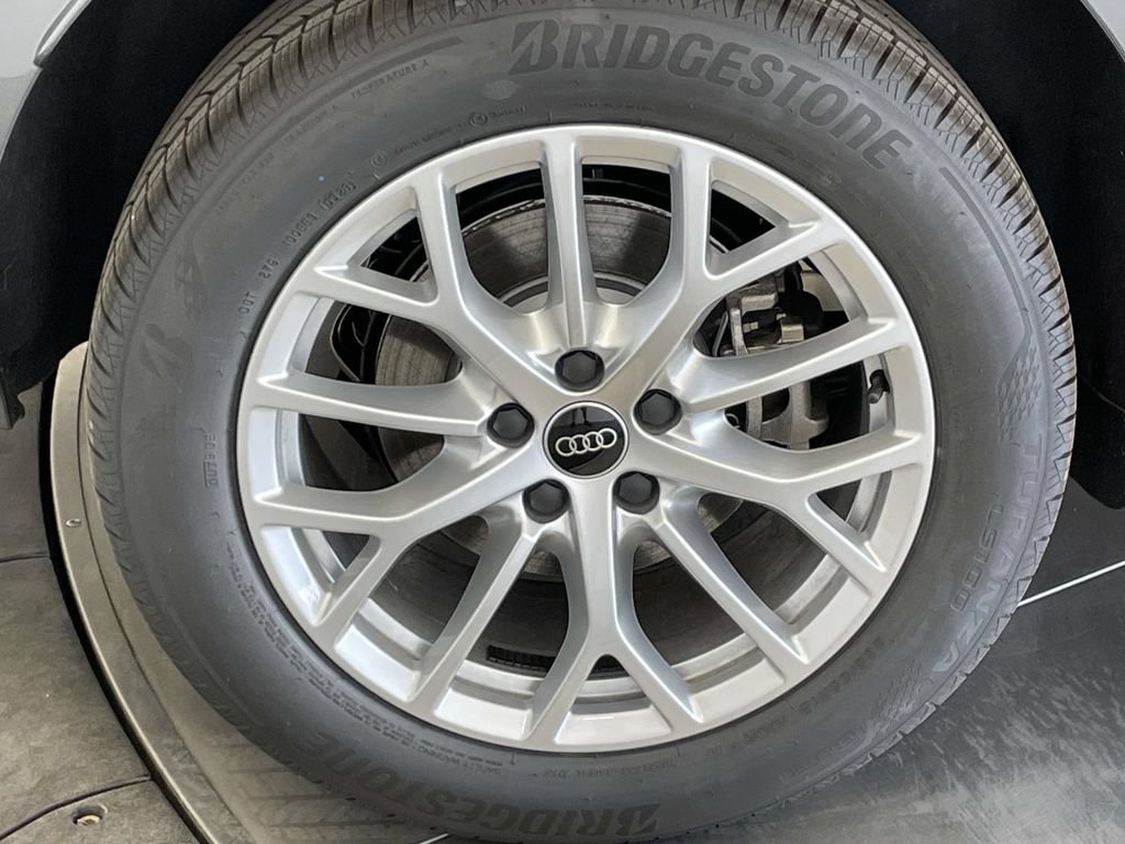 New 2026 Audi Q3 quattro 2.0T AWD/4WD image 13