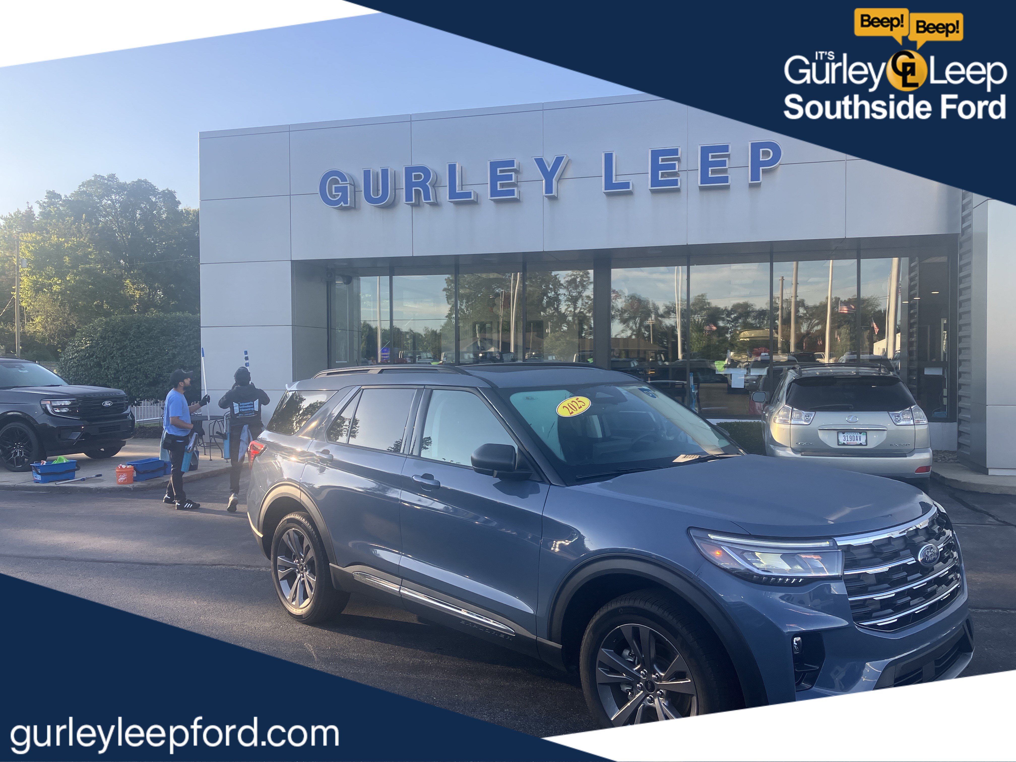 Used 2025 Ford Explorer Active w/ Active Comfort Package AWD/4WD image 1