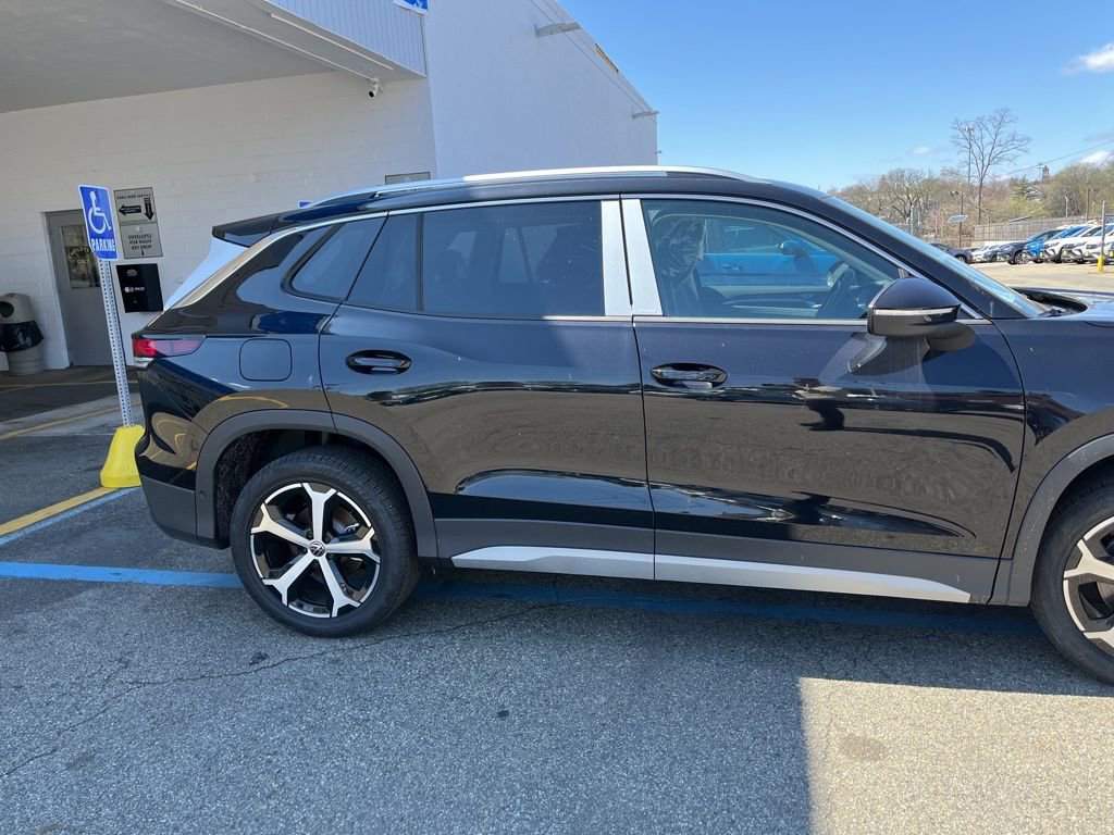 New 2026 Volkswagen Tiguan SE image 8