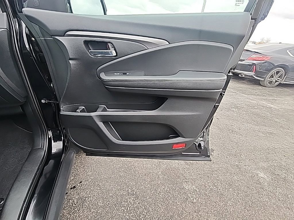 Certified 2024 Honda Ridgeline RTL image 30