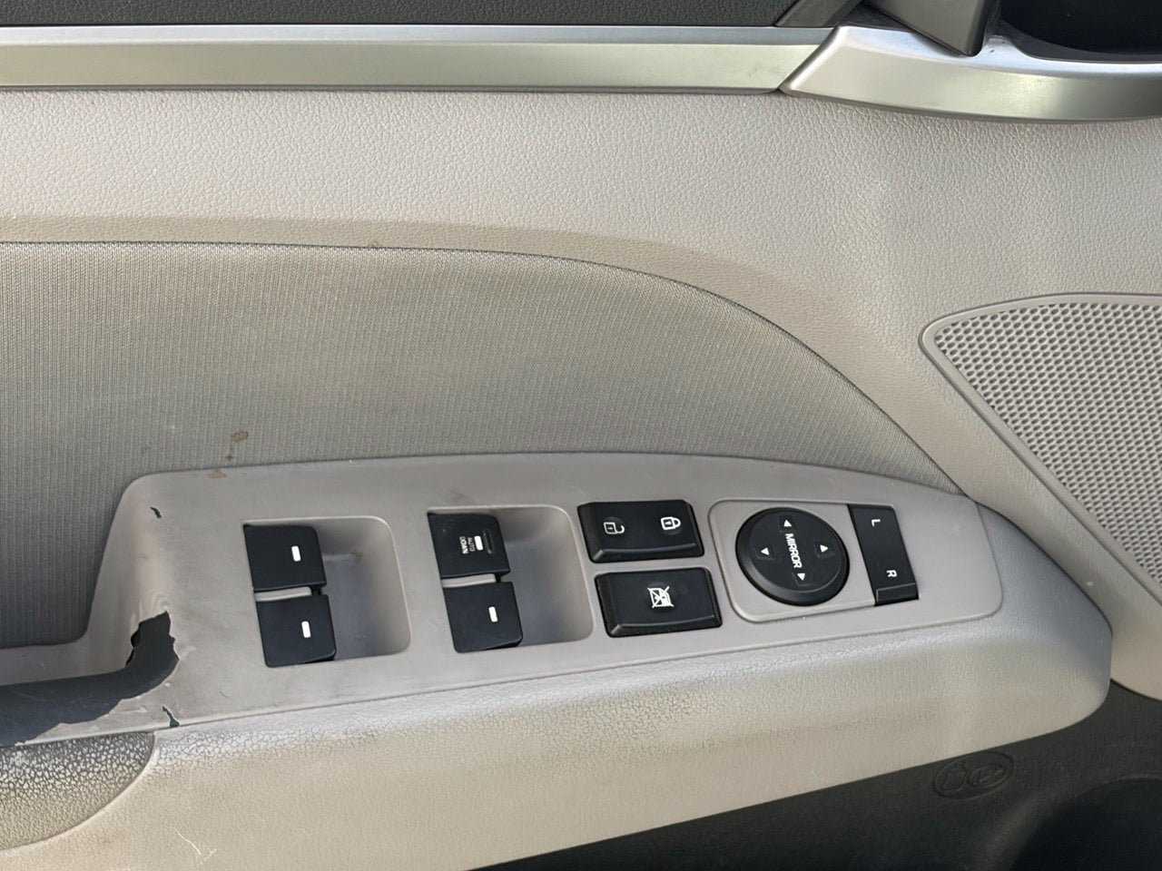 Used 2017 Hyundai Elantra SE FWD image 5
