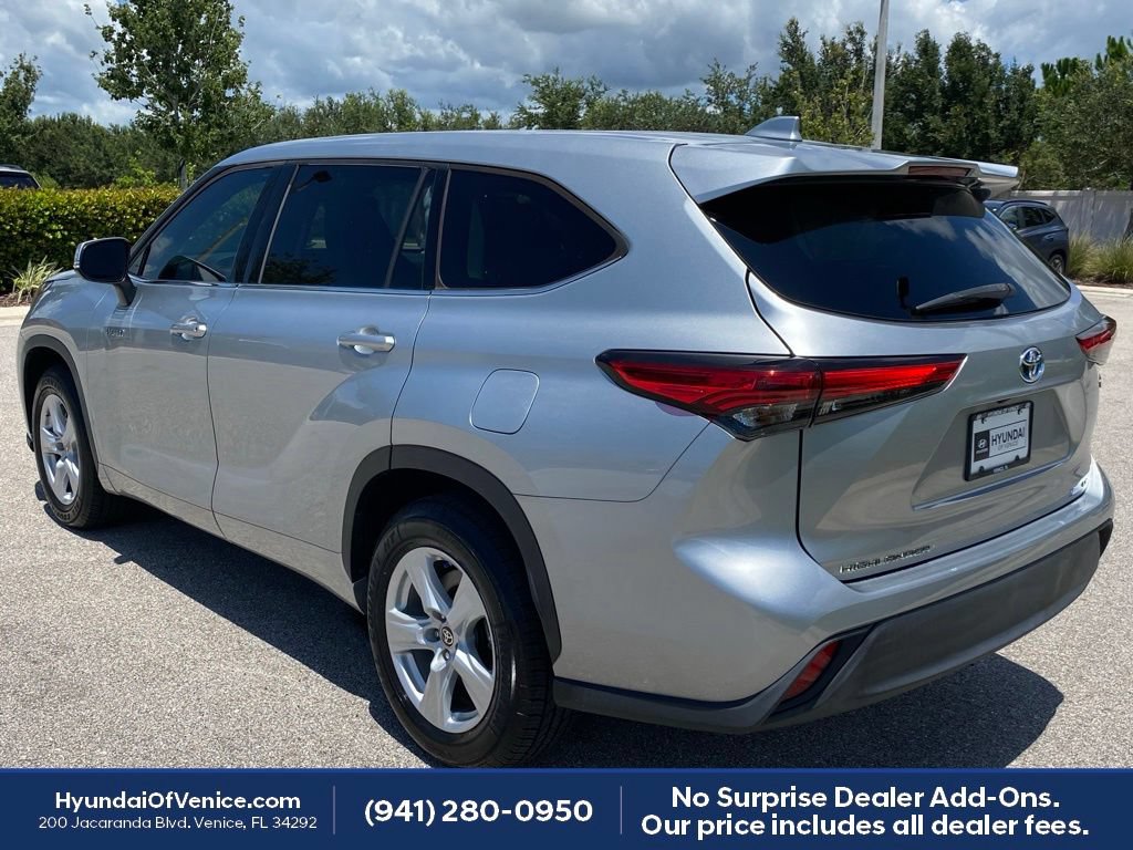 Used 2020 Toyota Highlander LE FWD image 10