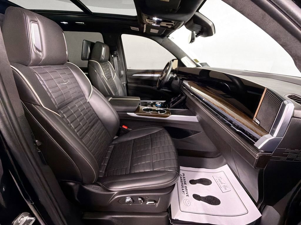 Used 2025 Cadillac Escalade Sport Platinum image 34