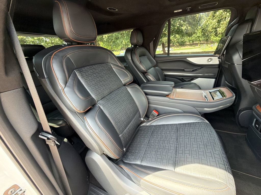 Used 2025 Lincoln Navigator L Black Label AWD/4WD image 30