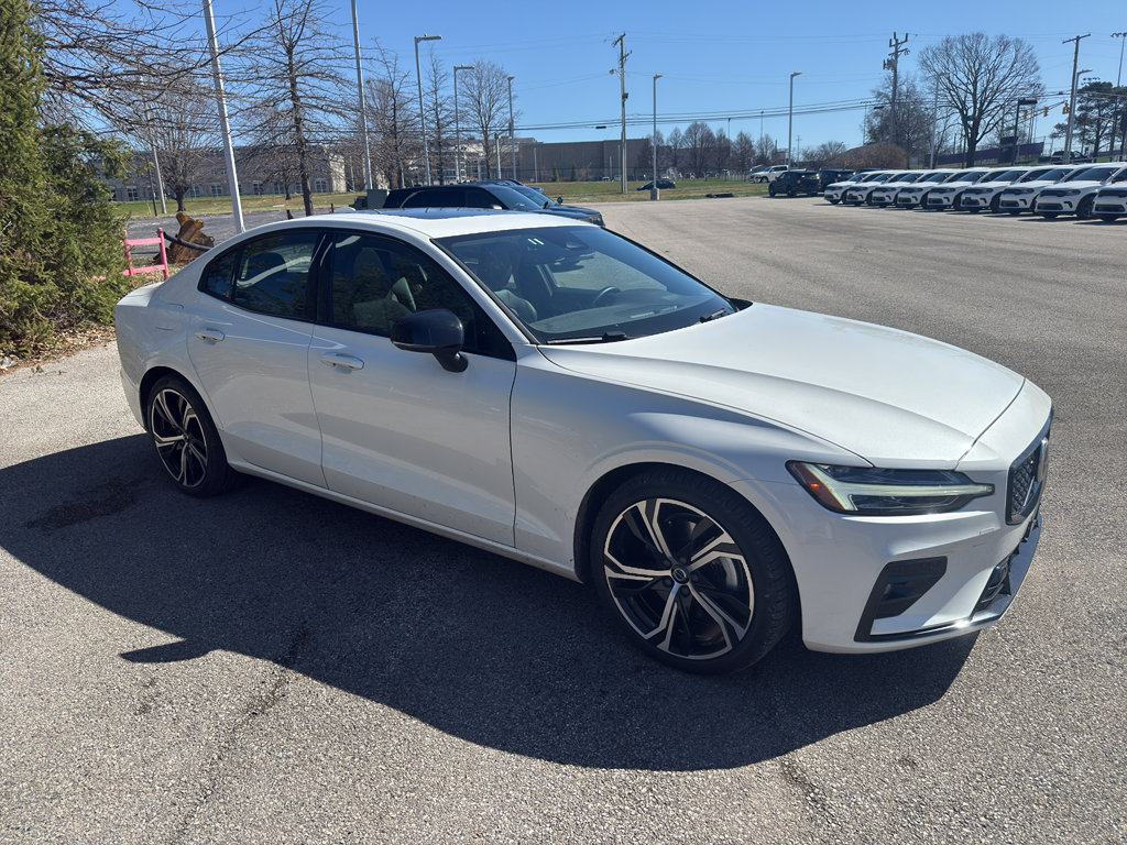 Used 2024 Volvo S60 B5 Core image 9