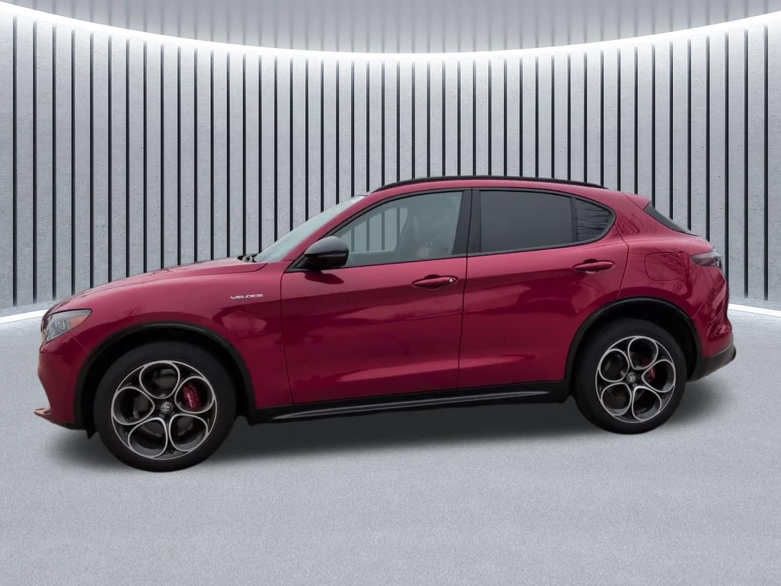 Used 2024 Alfa Romeo Stelvio Veloce image 13