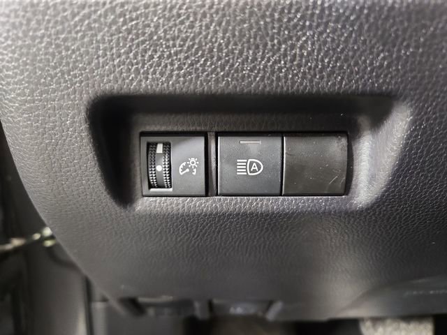 Used 2025 Toyota RAV4 XLE image 27