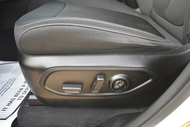 Used 2023 Jeep Grand Cherokee Laredo AWD/4WD image 15