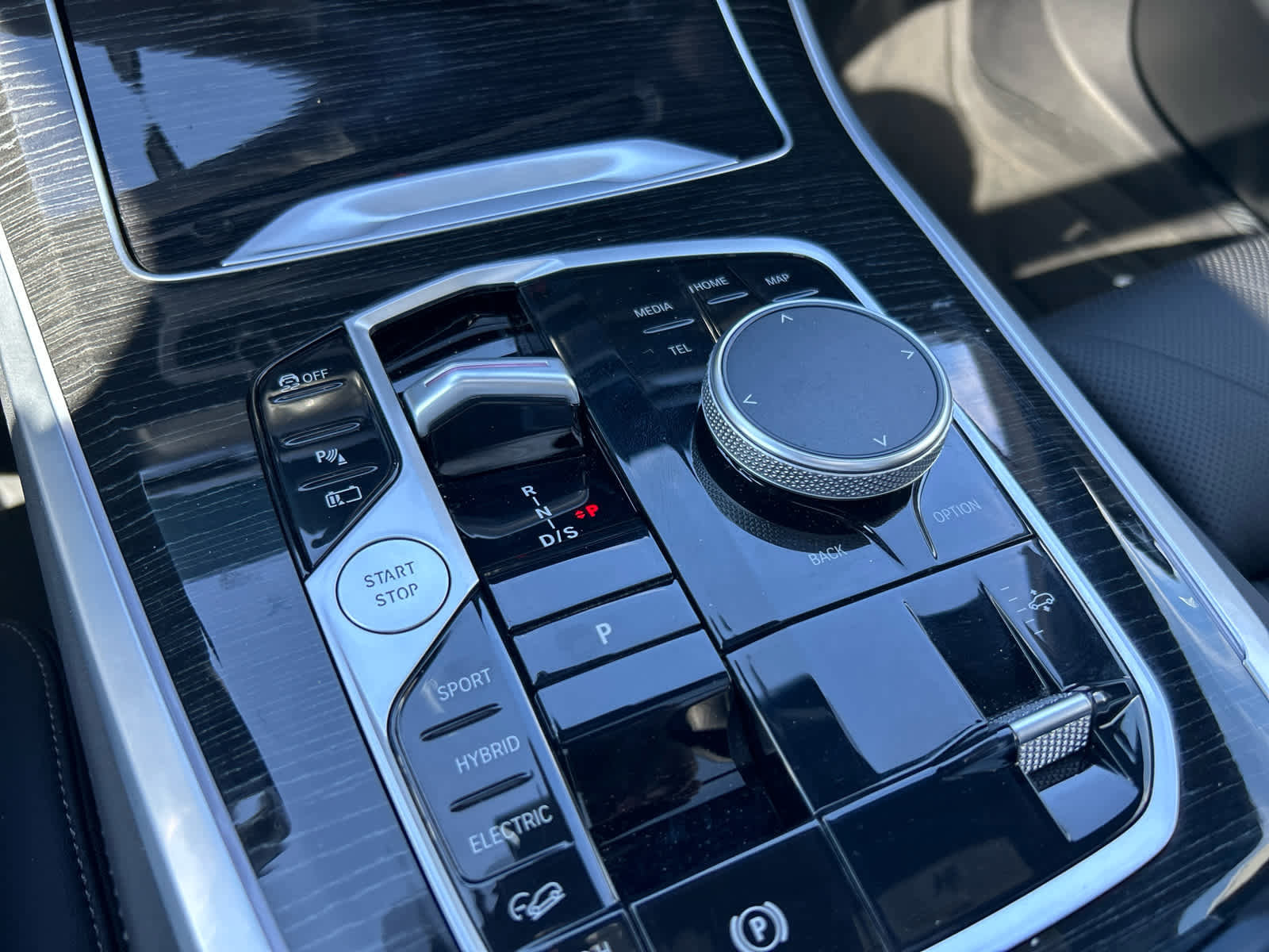 Used 2024 BMW X5 xDrive50e w/ M Sport Package image 24