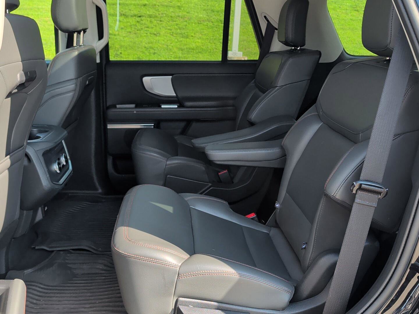 Used 2025 Ford Expedition Active image 22