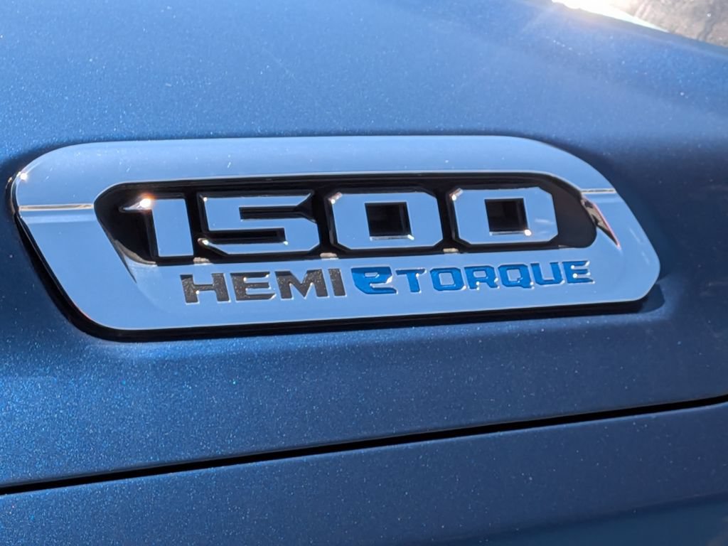 Used 2022 RAM 1500 Big Horn AWD/4WD image 9
