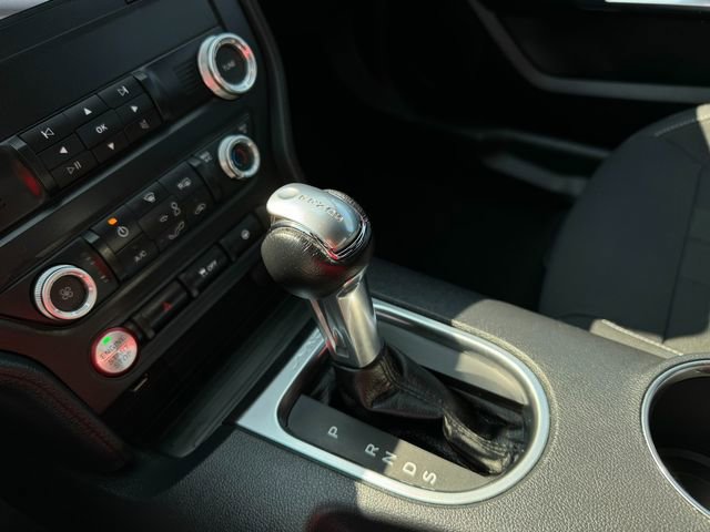 Used 2021 Ford Mustang EcoBoost image 23