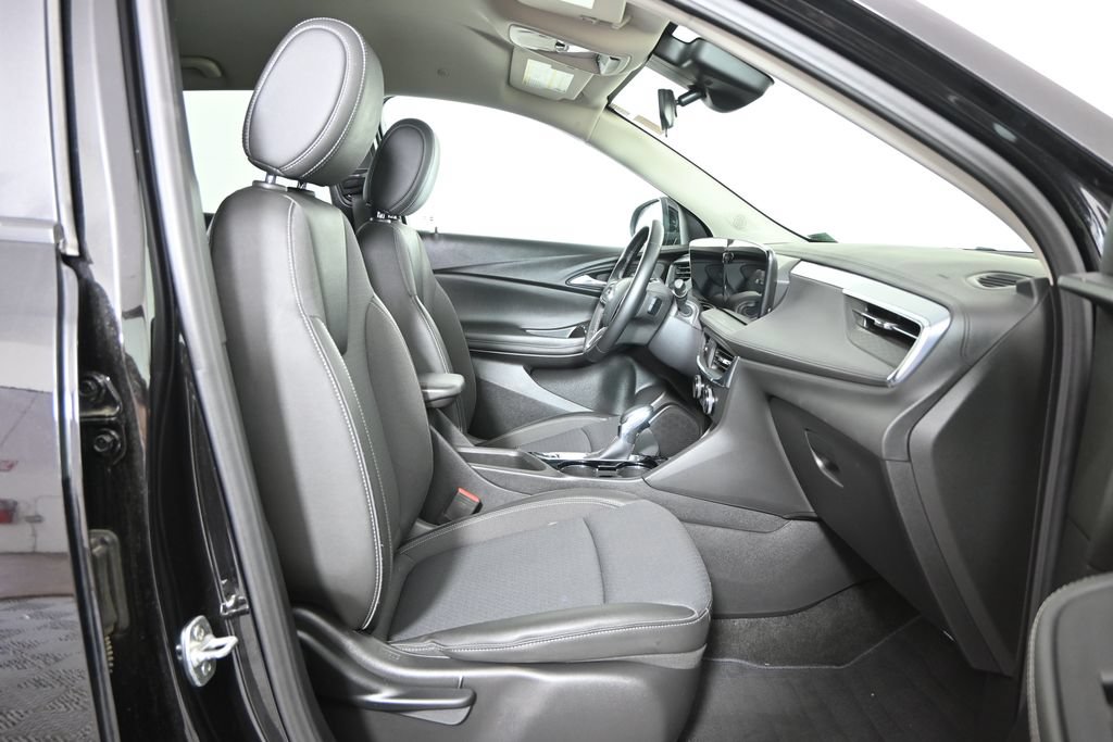 Used 2025 Buick Encore GX Preferred FWD image 13