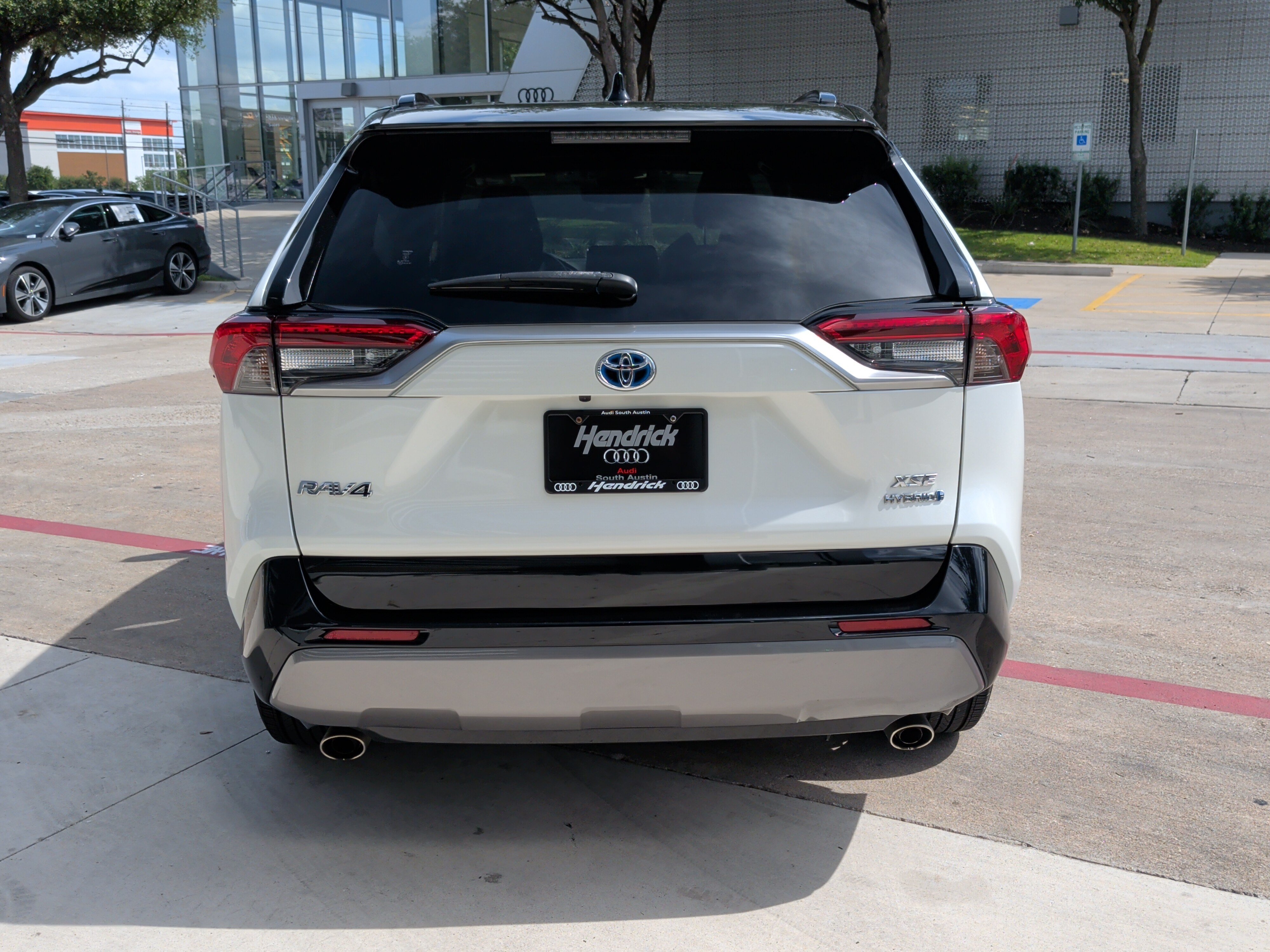 Used 2021 Toyota RAV4 XSE w/ XSE Grade Weather Package AWD/4WD image 9