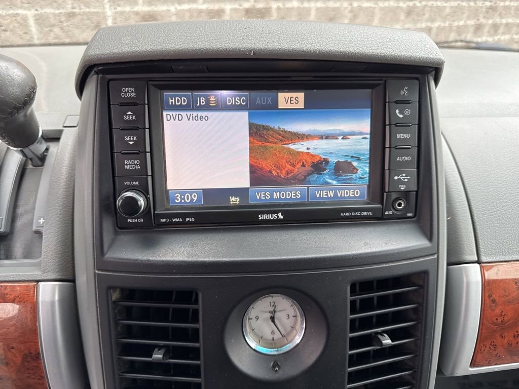 Used 2008 Chrysler Town & Country Touring image 17