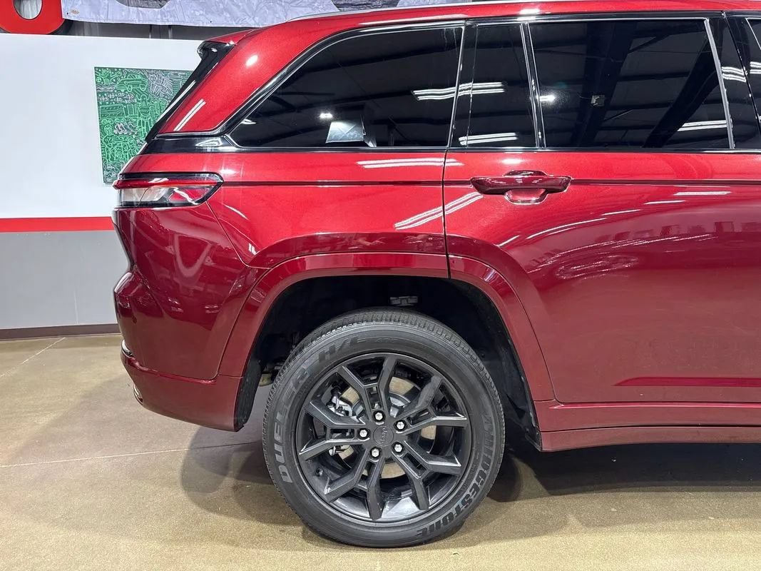 Used 2023 Jeep Grand Cherokee 30th Anniversary AWD/4WD image 64