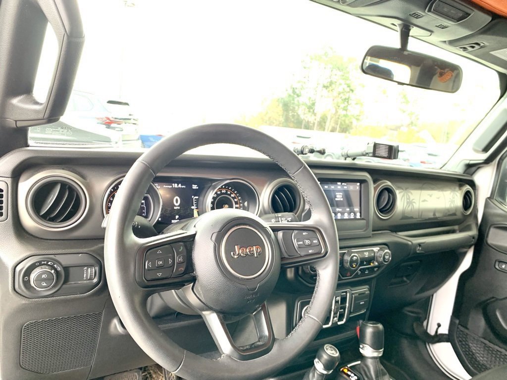 Used 2023 Jeep Gladiator Willys image 13