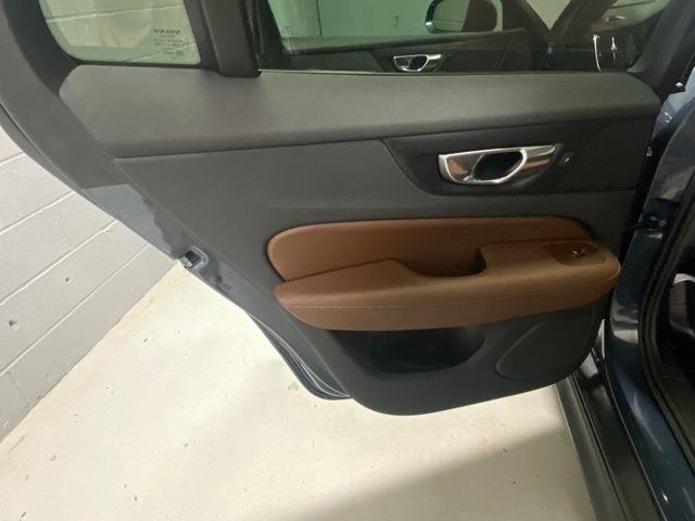 Certified 2025 Volvo V60 B5 Cross Country Plus AWD/4WD image 8